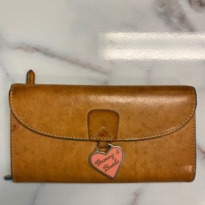 COPY - Dooney and Bourke wallet